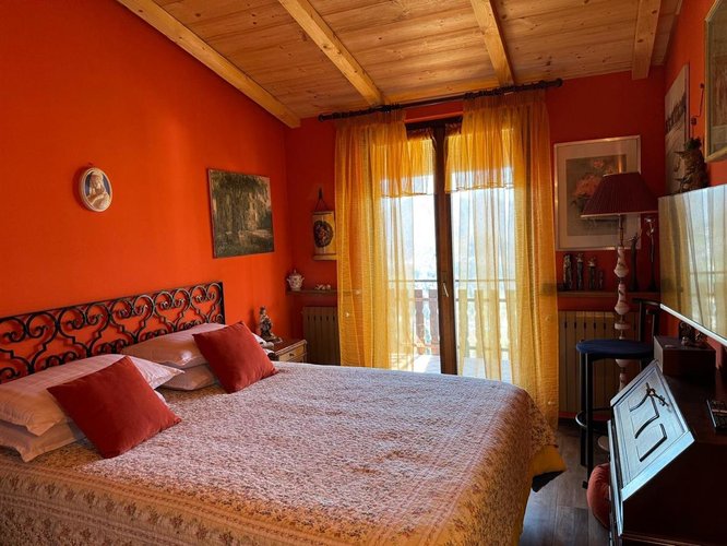 Oltre il Colle Zambla Alta, immerso nel verde, ottimo bilocale con camino e box Oltre il Colle