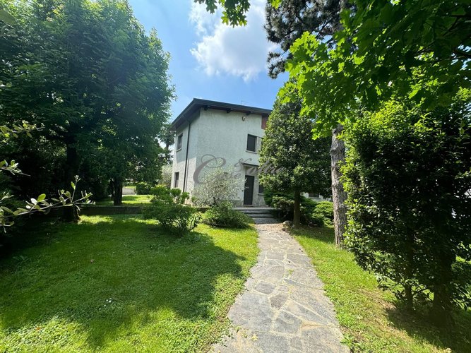 Villa singola Cermenate