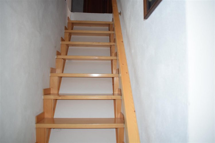 Cornalba trilocale su due livelli con guardino e arredo Cornalba