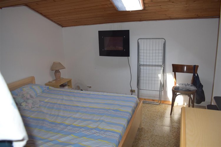 Cornalba trilocale su due livelli con guardino e arredo Cornalba