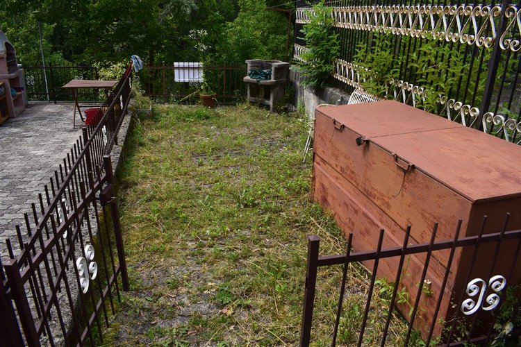 Cornalba trilocale su due livelli con guardino e arredo Cornalba