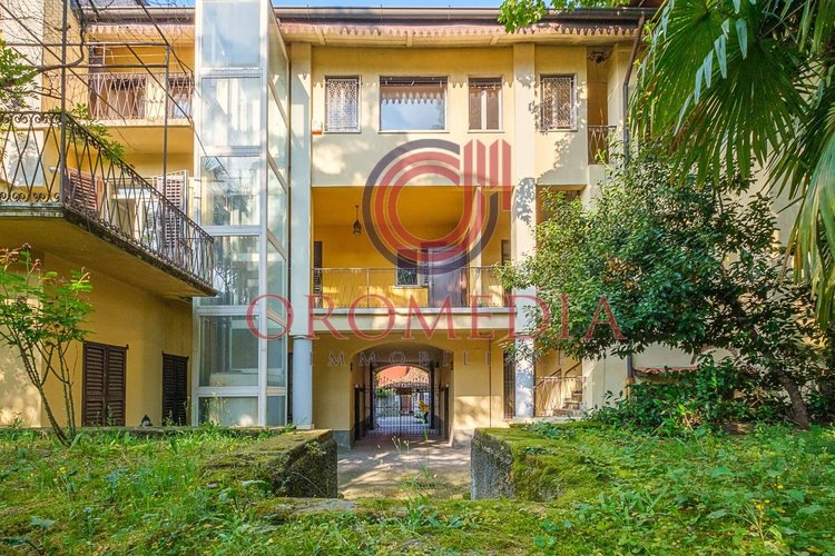 Stabile/Palazzo Seriate