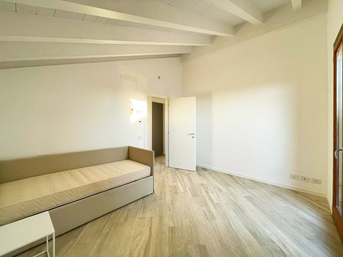 Quadrilocale duplex ultimo piano con terrazzi e cantina Madone