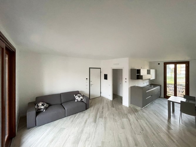 Quadrilocale duplex ultimo piano con terrazzi e cantina Madone