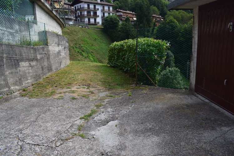 Costa Serina occasione due bilocali arredati con doppio box Costa Serina