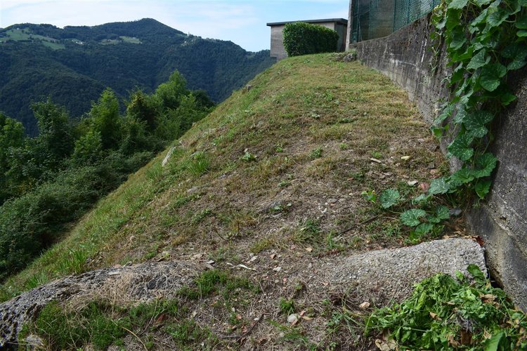 Costa Serina occasione due bilocali arredati con doppio box Costa Serina