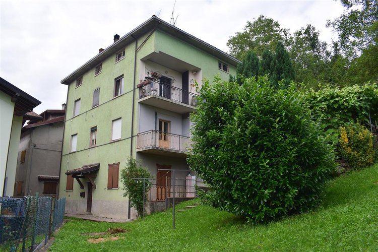 Serina centro, grazioso trilocale esente da spese condominiali Serina