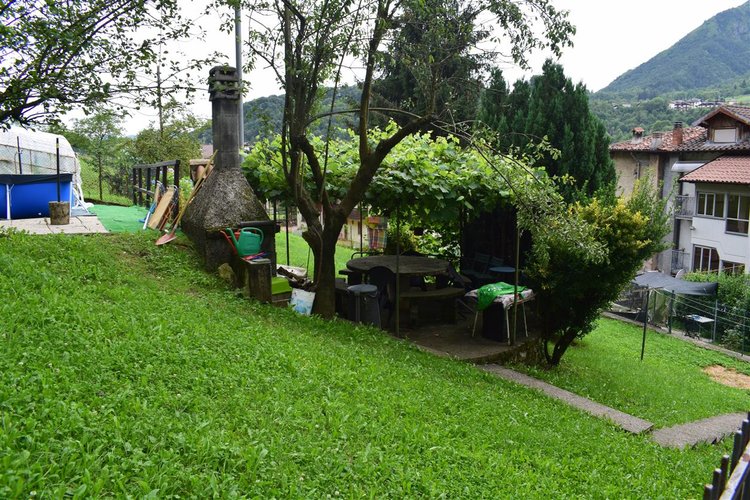 Serina centro, grazioso trilocale esente da spese condominiali Serina