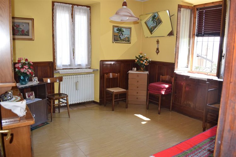 Costa Serina, adorabile porzione di casa con corte esclusiva Costa Serina