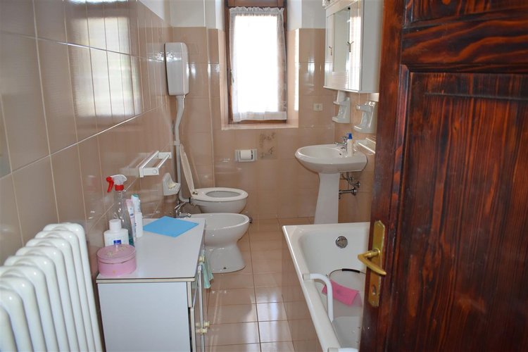 Costa Serina, adorabile porzione di casa con corte esclusiva Costa Serina