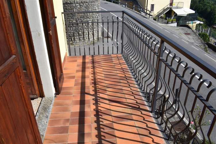 Costa Serina, adorabile porzione di casa con corte esclusiva Costa Serina