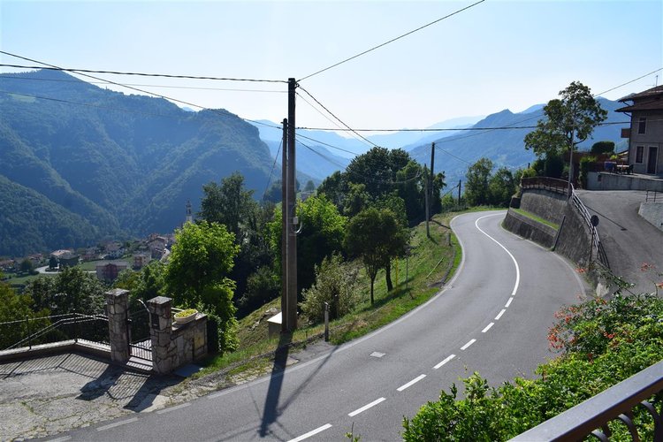 Costa Serina, adorabile porzione di casa con corte esclusiva Costa Serina