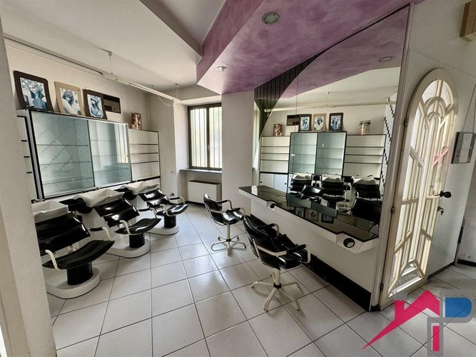 Locale commerciale nel centro di Calolziocorte Calolziocorte