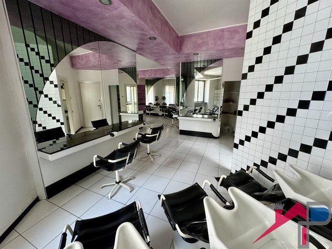 Locale commerciale nel centro di Calolziocorte Calolziocorte