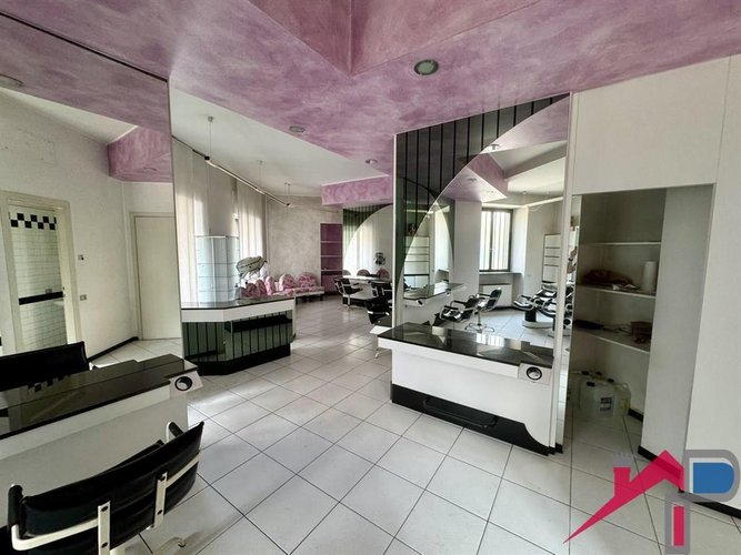 Locale commerciale nel centro di Calolziocorte Calolziocorte