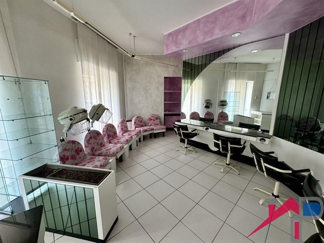 Locale commerciale nel centro di Calolziocorte Calolziocorte