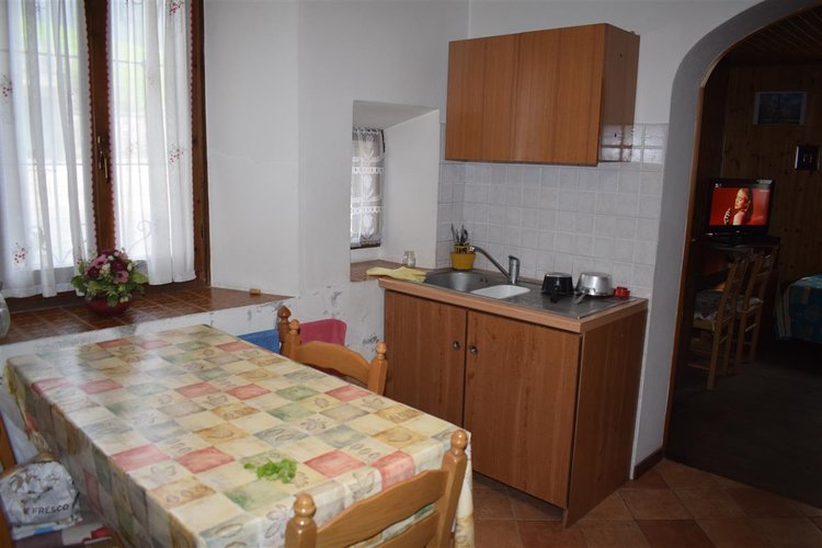 Serina Valpiana, tipica casetta d’epoca parzialmente ristrutturata Serina