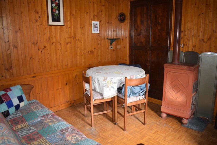 Serina Valpiana, tipica casetta d’epoca parzialmente ristrutturata Serina