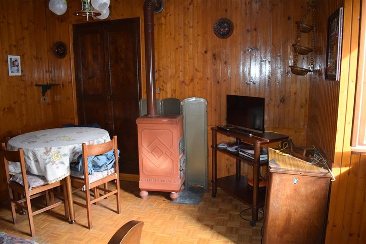 Serina Valpiana, tipica casetta d’epoca parzialmente ristrutturata Serina