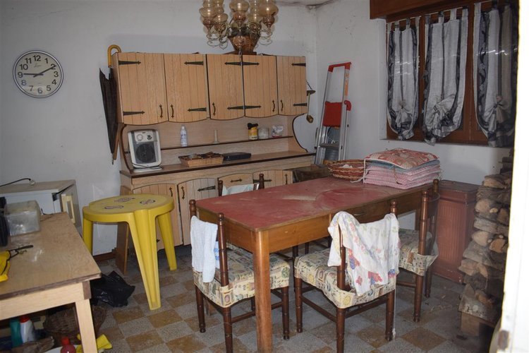 Algua Rosolo, casa d’epoca indipendente con godibilissima area pertinenziale Algua