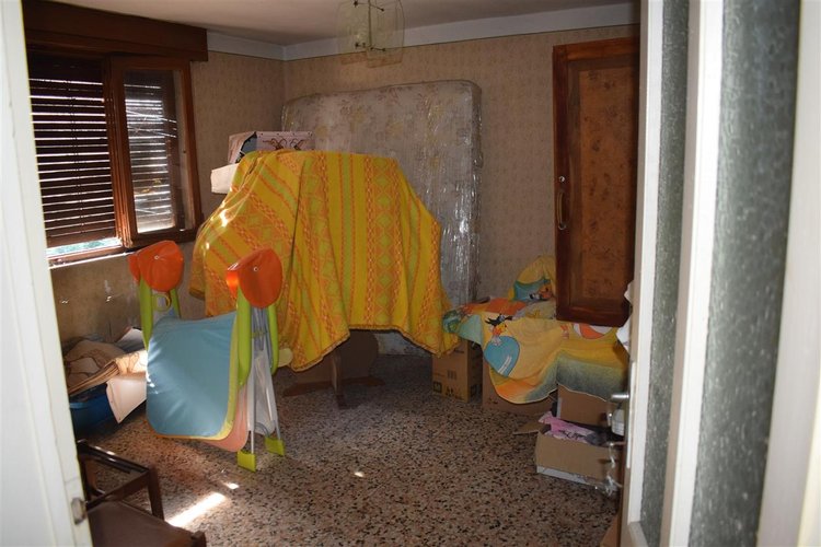 Algua Rosolo, casa d’epoca indipendente con godibilissima area pertinenziale Algua