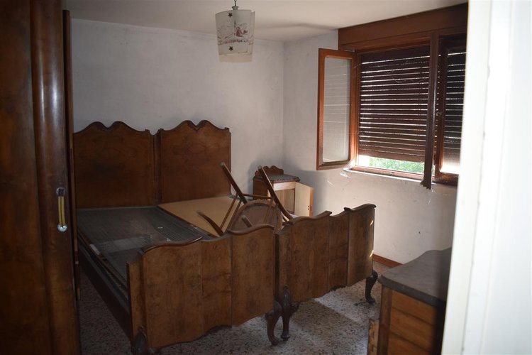 Algua Rosolo, casa d’epoca indipendente con godibilissima area pertinenziale Algua