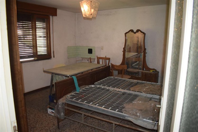 Algua Rosolo, casa d’epoca indipendente con godibilissima area pertinenziale Algua