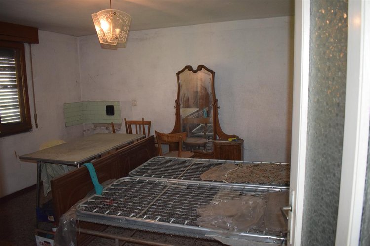 Algua Rosolo, casa d’epoca indipendente con godibilissima area pertinenziale Algua