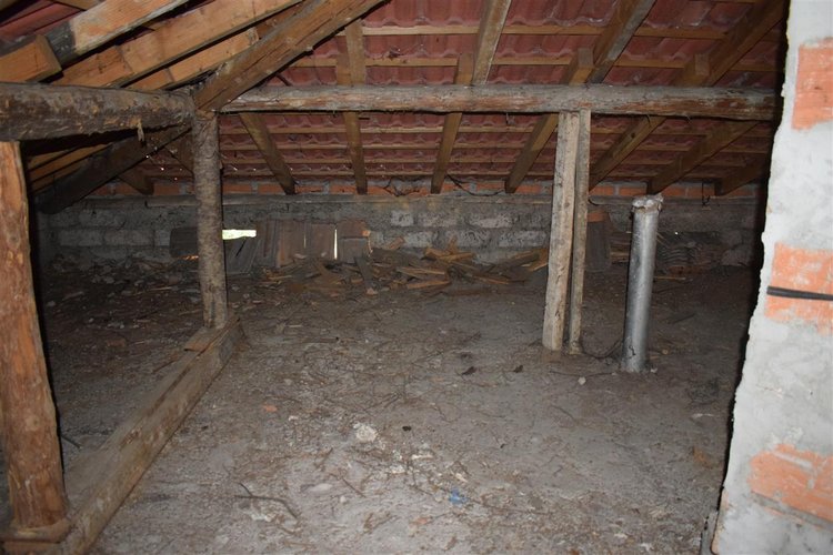 Algua Rosolo, casa d’epoca indipendente con godibilissima area pertinenziale Algua