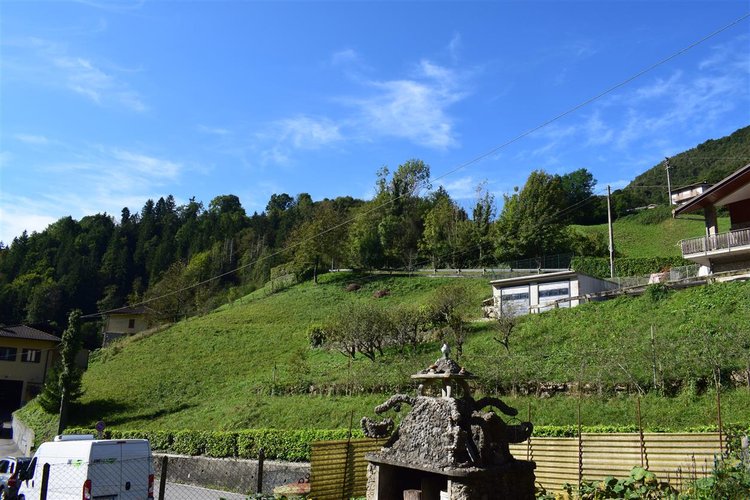 Algua Rosolo, casa d’epoca indipendente con godibilissima area pertinenziale Algua