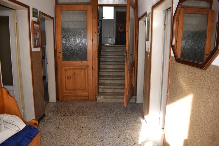 Algua Rosolo, casa d’epoca indipendente con godibilissima area pertinenziale Algua