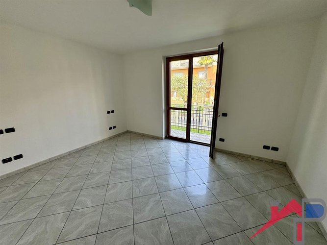 Ampio quadrilocale con giardino privato Almenno San Salvatore