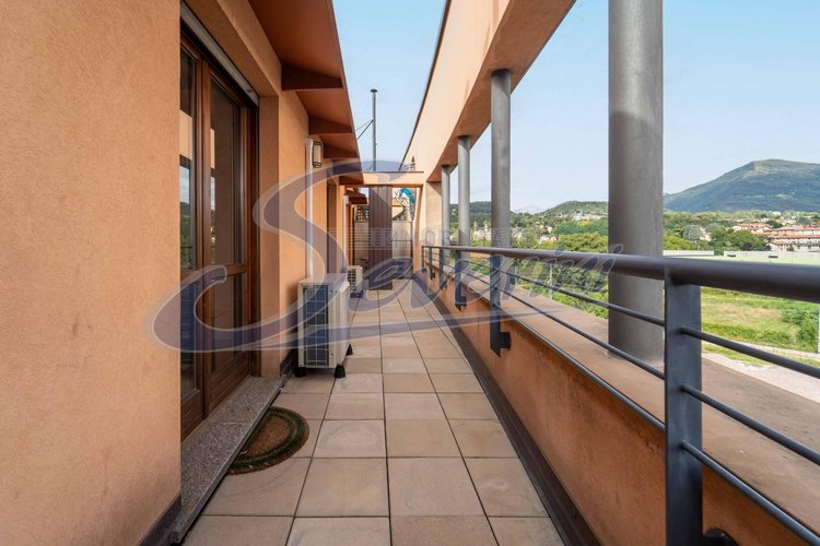 Attico / Mansarda Erba