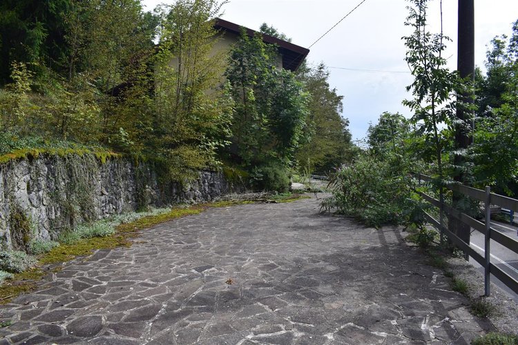 Serina vicino al centro, introvabile casetta singola con terreno di proprietà Serina