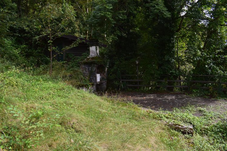 Serina vicino al centro, introvabile casetta singola con terreno di proprietà Serina