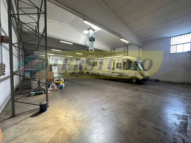 Capannone Industriale Bottanuco