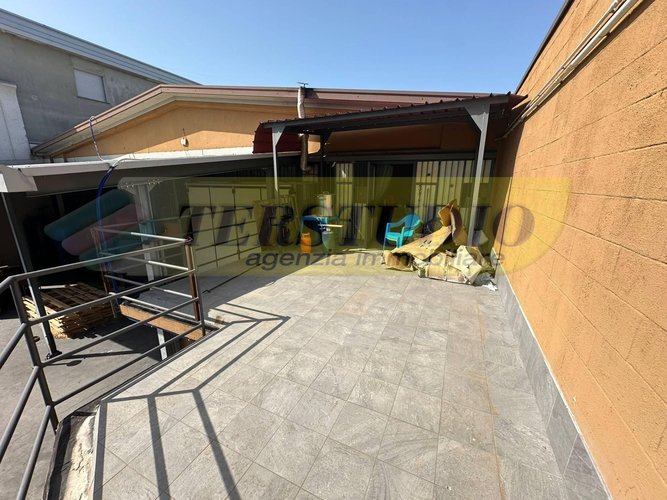 Capannone Industriale Bottanuco