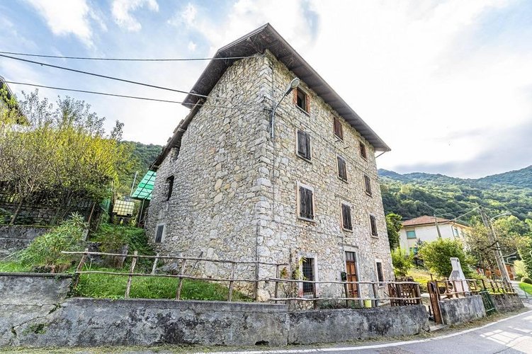 Casa indipendente Albino