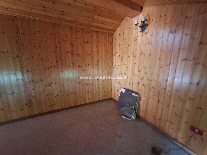 BORGHETTO MEDIOEVALE! Dossena