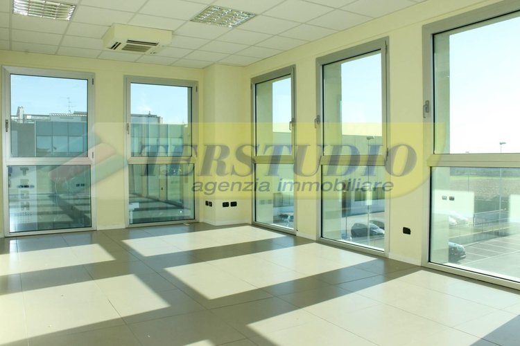 Capannone Industriale Spirano