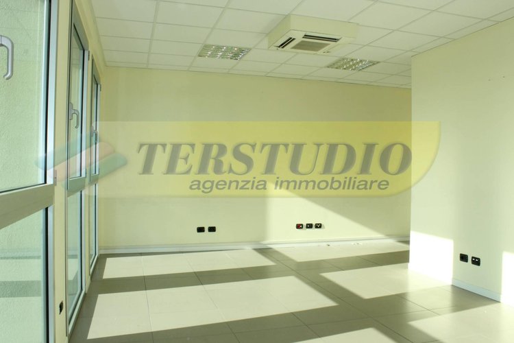 Capannone Industriale Spirano