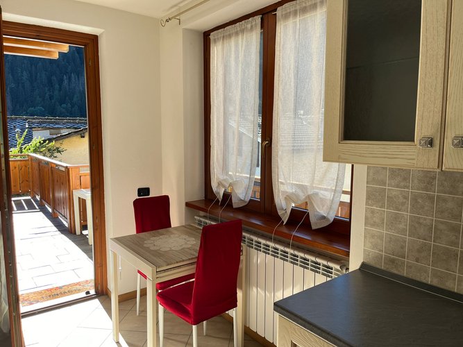 AFFACCIATO AL LAGHETTO! Carona