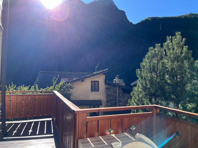 AFFACCIATO AL LAGHETTO! Carona