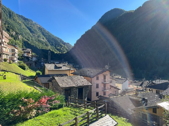 AFFACCIATO AL LAGHETTO! Carona