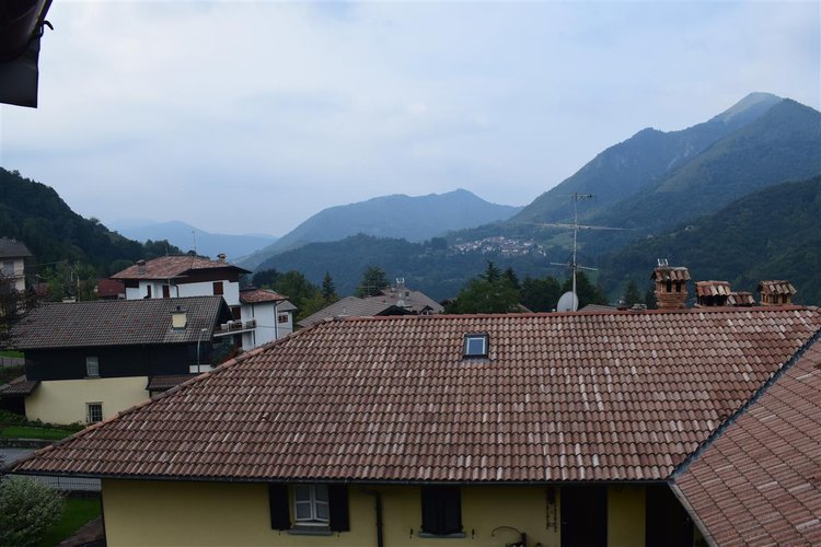 Serina centralissima favolosa indipendente mansarda con box doppio Serina