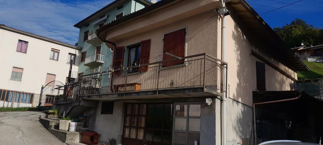 Sant’Omobono Terme adorabile casetta singola con giardino pertinenziale e box Sant'Omobono Terme