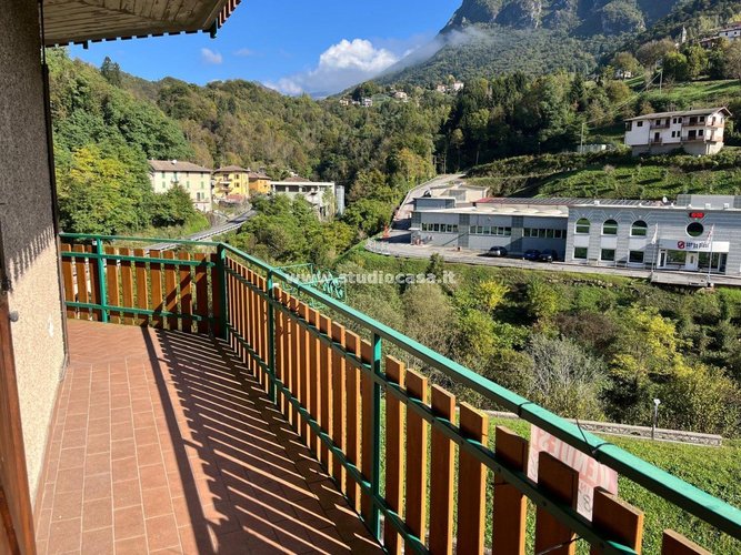 SOLEGGIATO E PANORAMICO! Algua