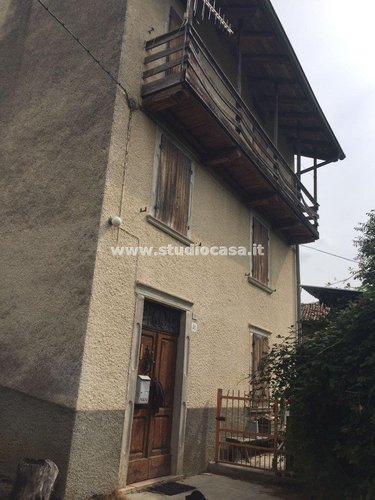 INDIPENDENTE CON TERRENO! Blello