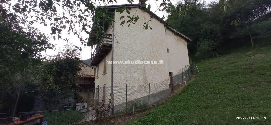 INDIPENDENTE CON TERRENO! Blello