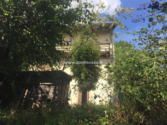 INDIPENDENTE CON TERRENO! Blello